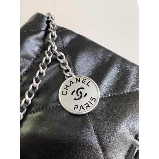 CHANEL 22 Bag