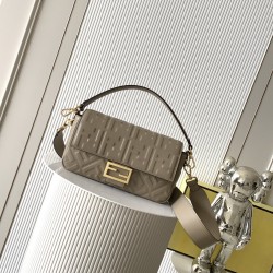 FENDI Baguette