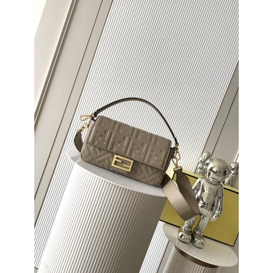 FENDI Baguette