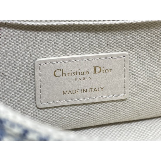 Dior Bobby