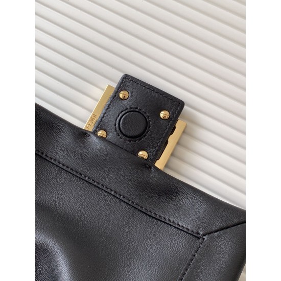 FENDI Baguette
