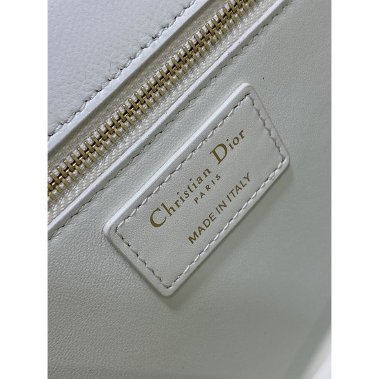 Dior Montaigne
