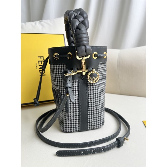FENDI Bucket Bags
