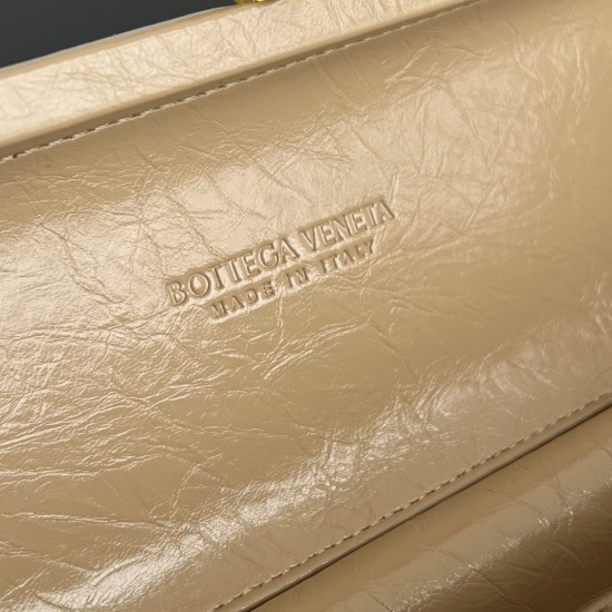 Bottega Veneta More