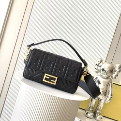 FENDI Baguette