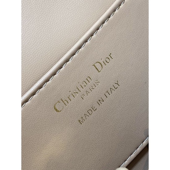 Dior Caro