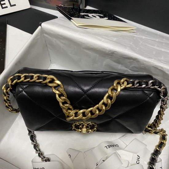 CHANEL 19 BAG