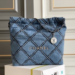 CHANEL 22 Bag