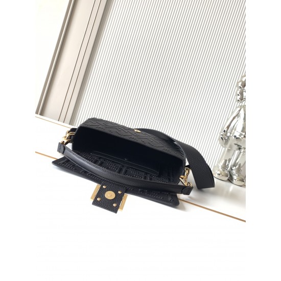 FENDI Baguette