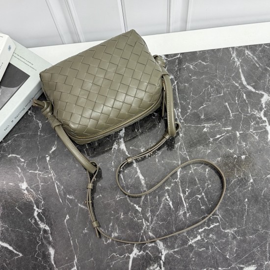 Bottega Veneta Loop
