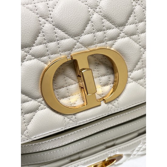 Dior Montaigne