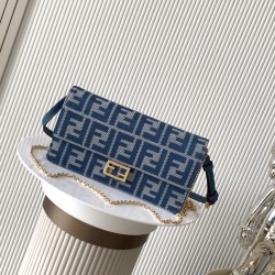 FENDI Baguette