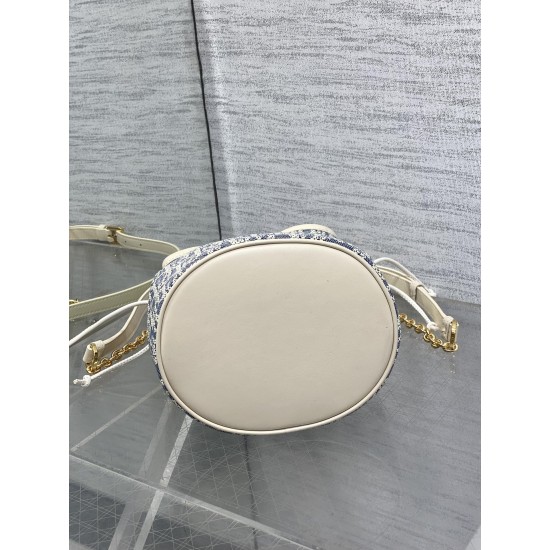 Dior Caro