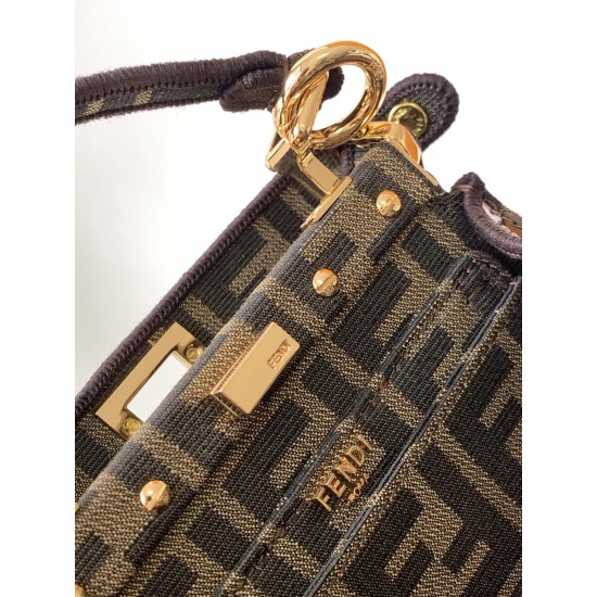 FENDI Peekaboo