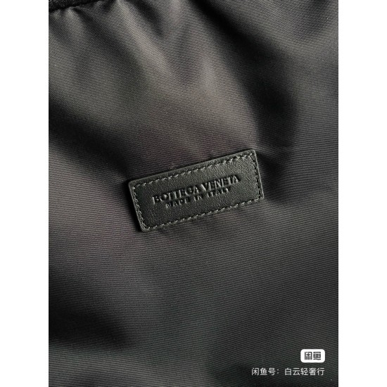 Bottega Veneta More