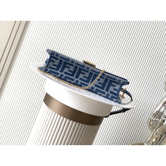 FENDI Baguette