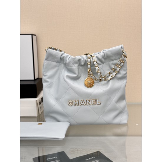 CHANEL 22 Bag