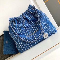CHANEL 22 Bag