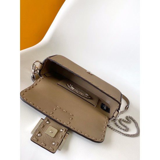FENDI Baguette