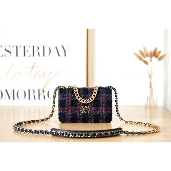 CHANEL WOC