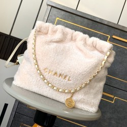 CHANEL 22 Bag