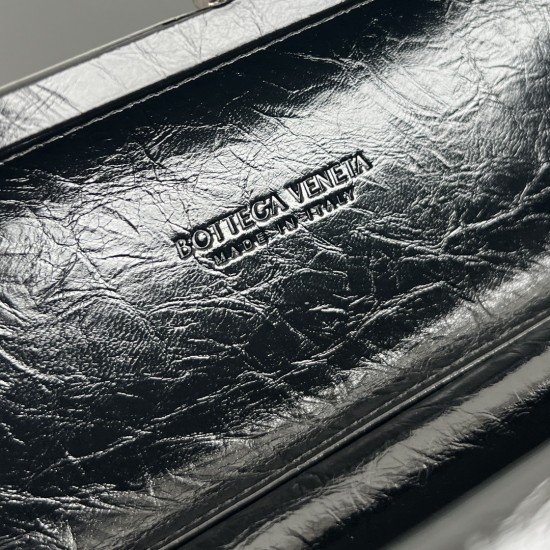 Bottega Veneta More