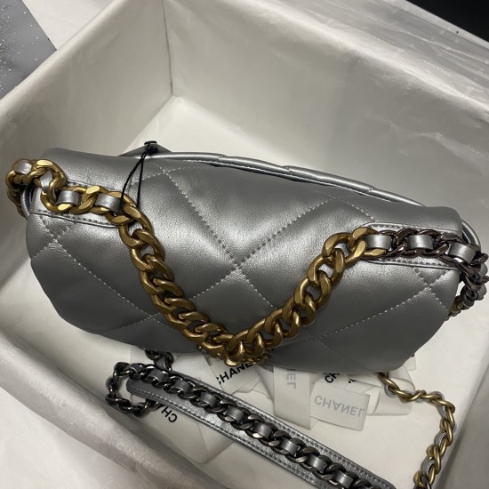 CHANEL 19 BAG