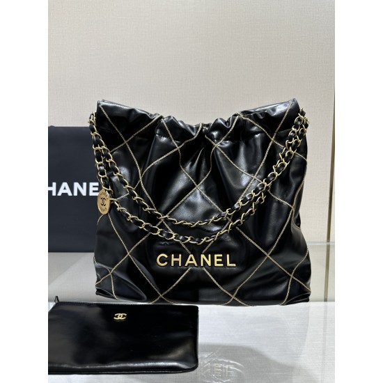 CHANEL 22 Bag