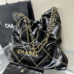 CHANEL 22 Bag