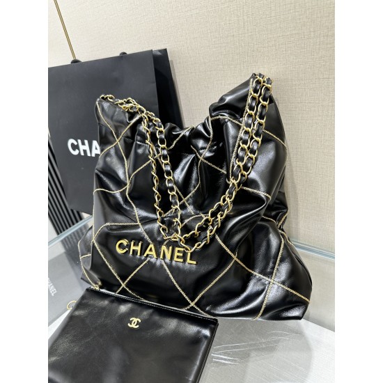 CHANEL 22 Bag
