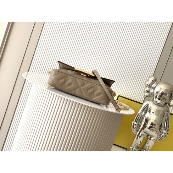 FENDI Baguette