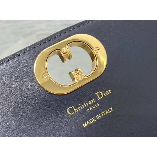 Dior Caro