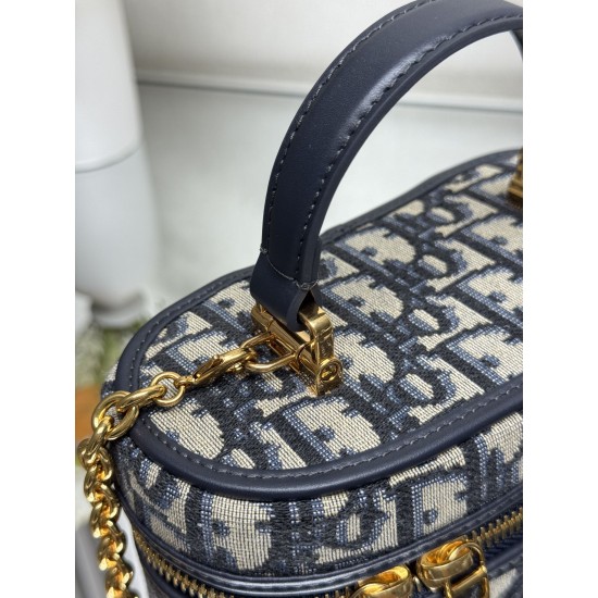 Dior Montaigne