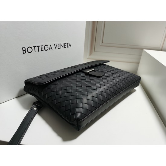 Bottega Veneta More