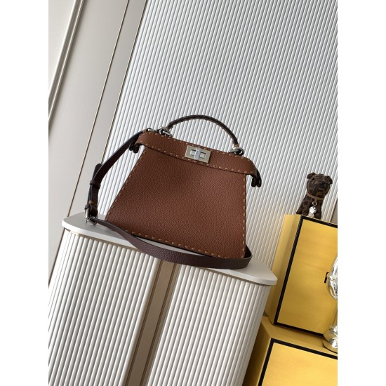 FENDI Peekaboo