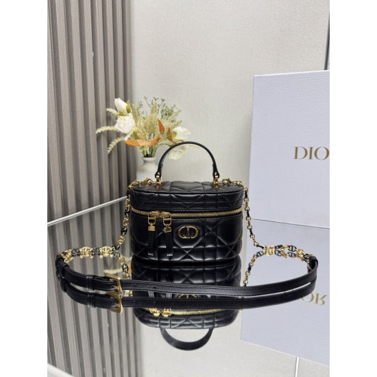 Dior Montaigne