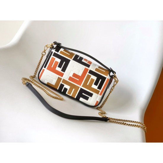 FENDI Baguette