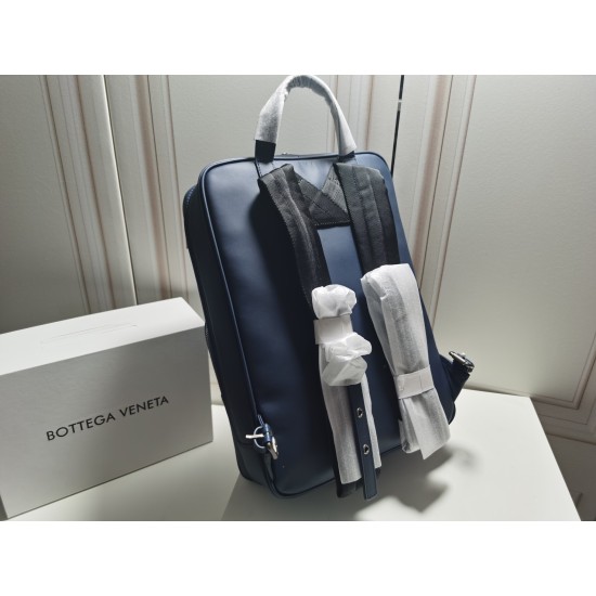 Bottega Veneta More