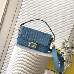 FENDI Baguette