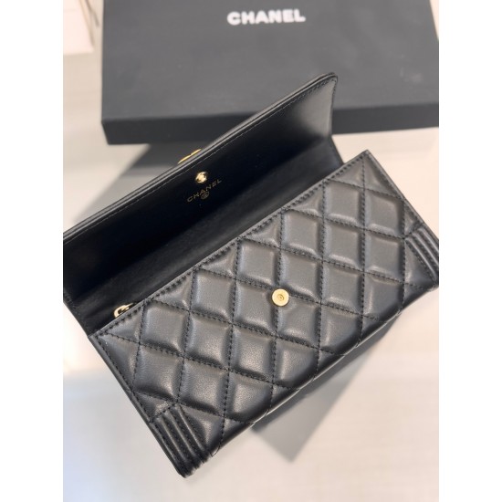 CHANEL BOY BAG