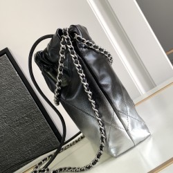 CHANEL 22 Bag