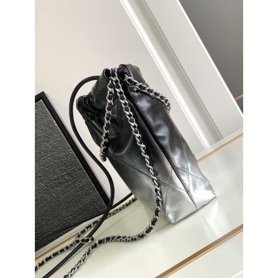 CHANEL 22 Bag