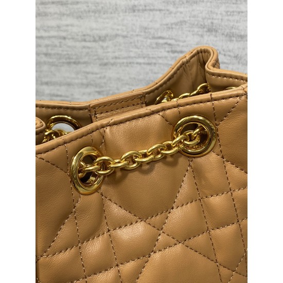 Dior Caro