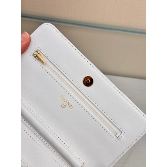CHANEL WOC