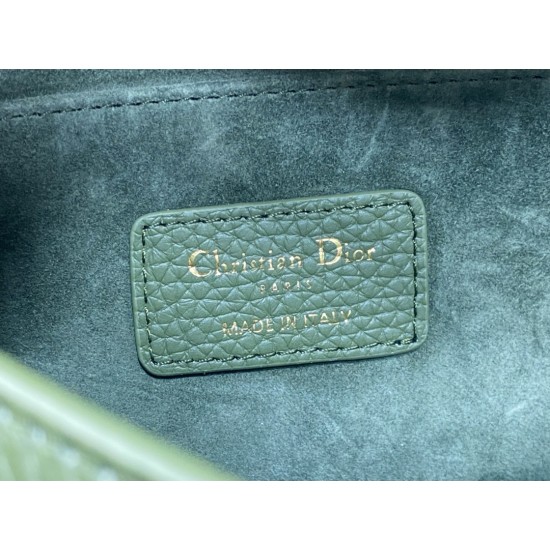Dior Bobby