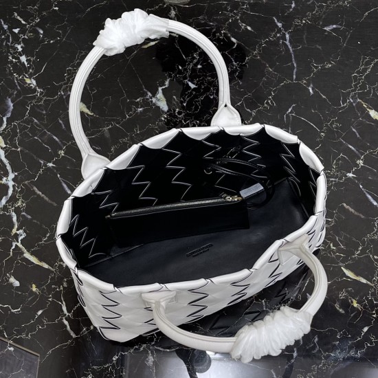 Bottega Veneta Tote