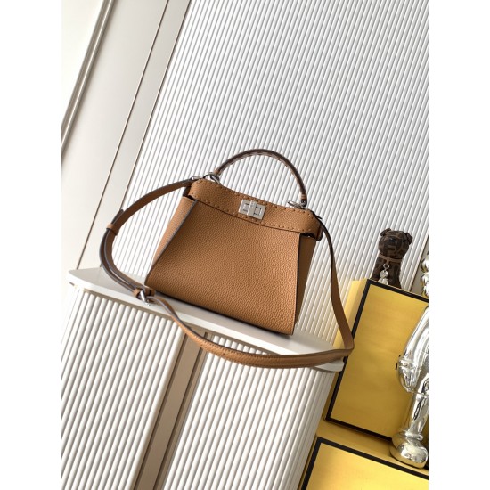 FENDI Peekaboo