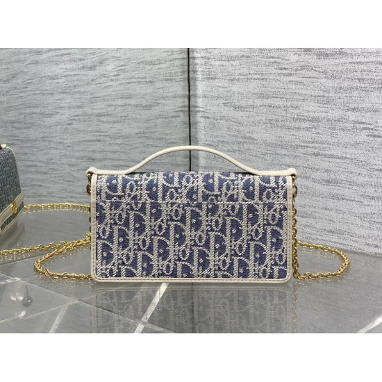 Dior Montaigne