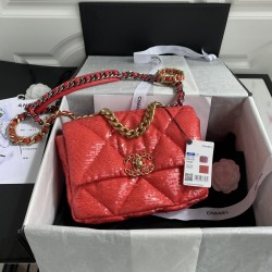 CHANEL 19 BAG