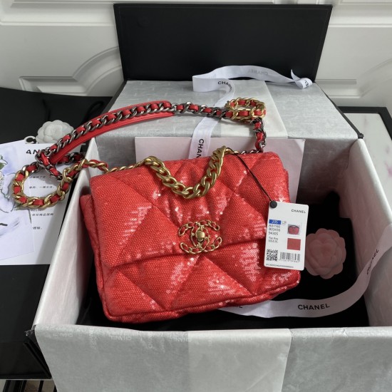 CHANEL 19 BAG